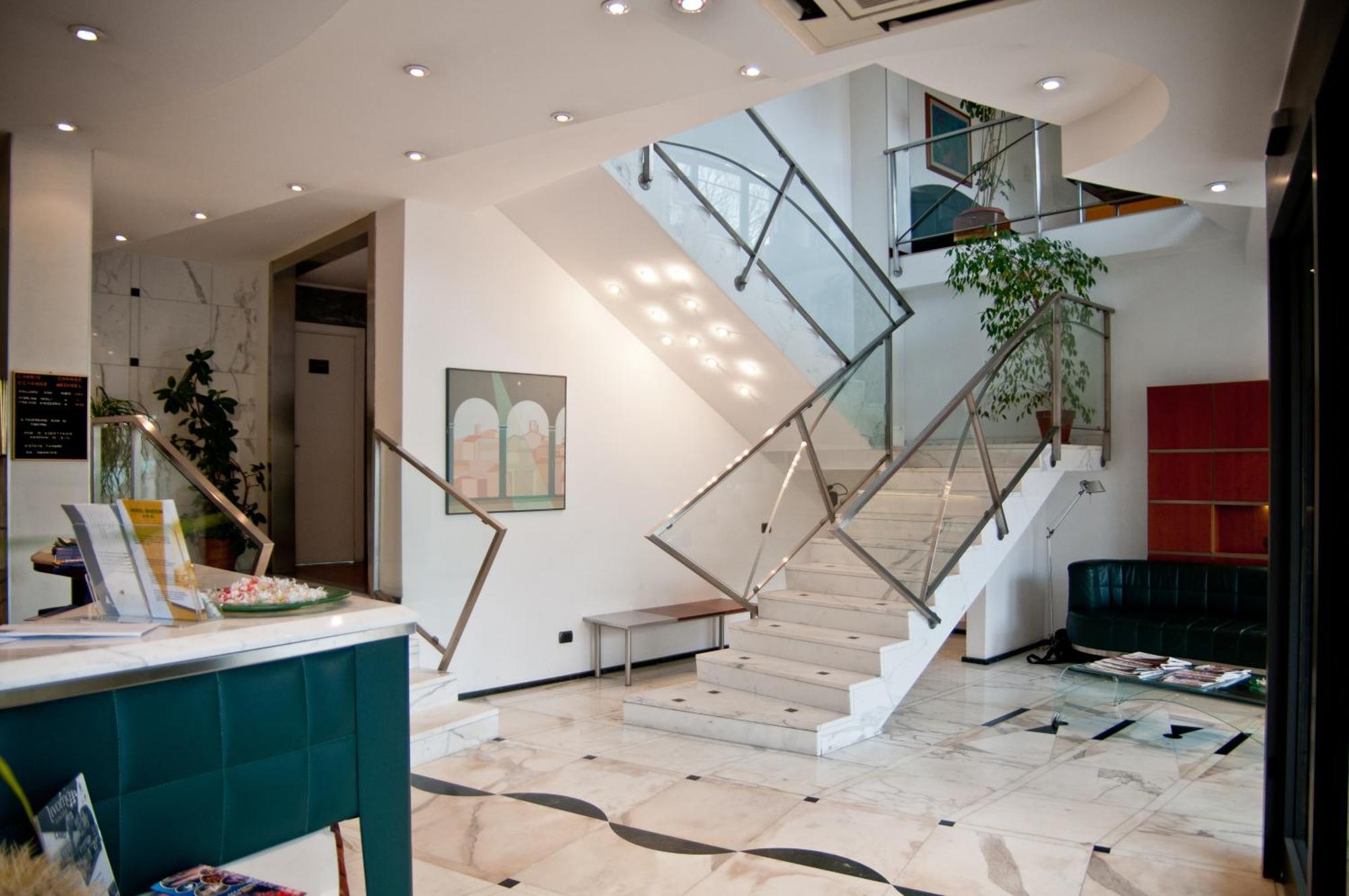 Hotel Boston Ліворно Екстер'єр фото
