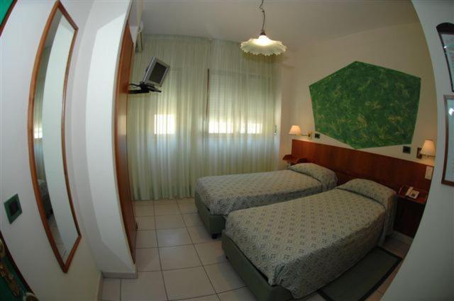 Hotel Boston Ліворно Екстер'єр фото